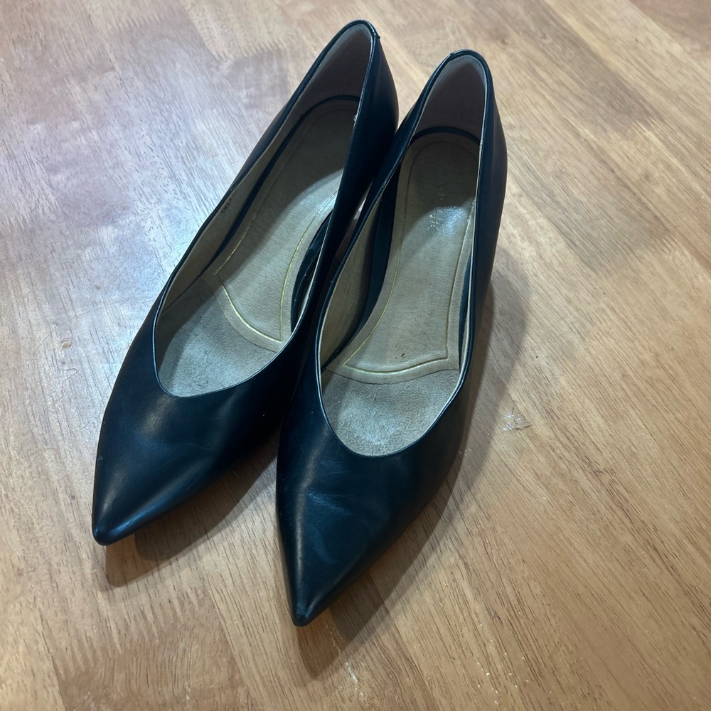 Vionic Black Women's Heels